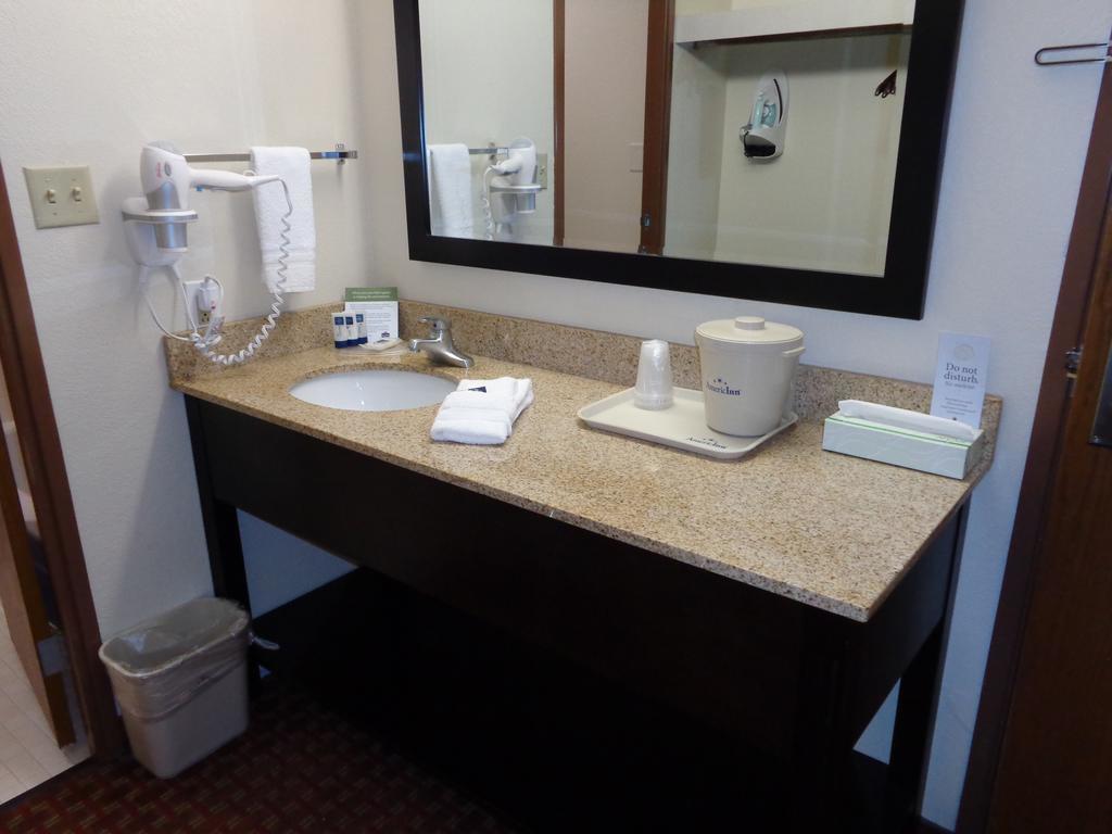 Americinn By Wyndham Johnston Des Moines Urbandale Rom bilde