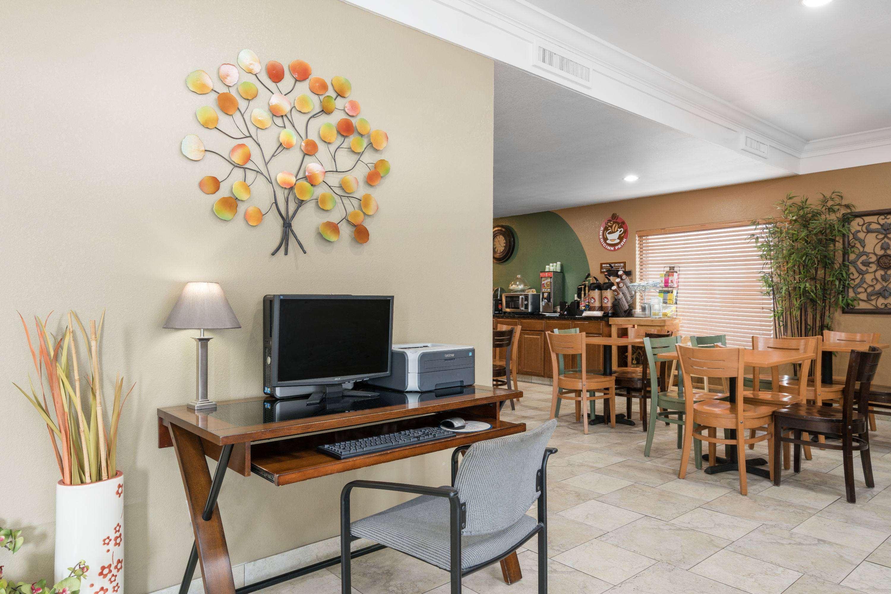 Americinn By Wyndham Johnston Des Moines Urbandale Eksteriør bilde
