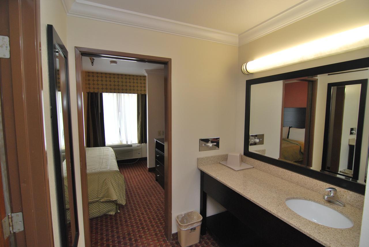 Americinn By Wyndham Johnston Des Moines Urbandale Eksteriør bilde