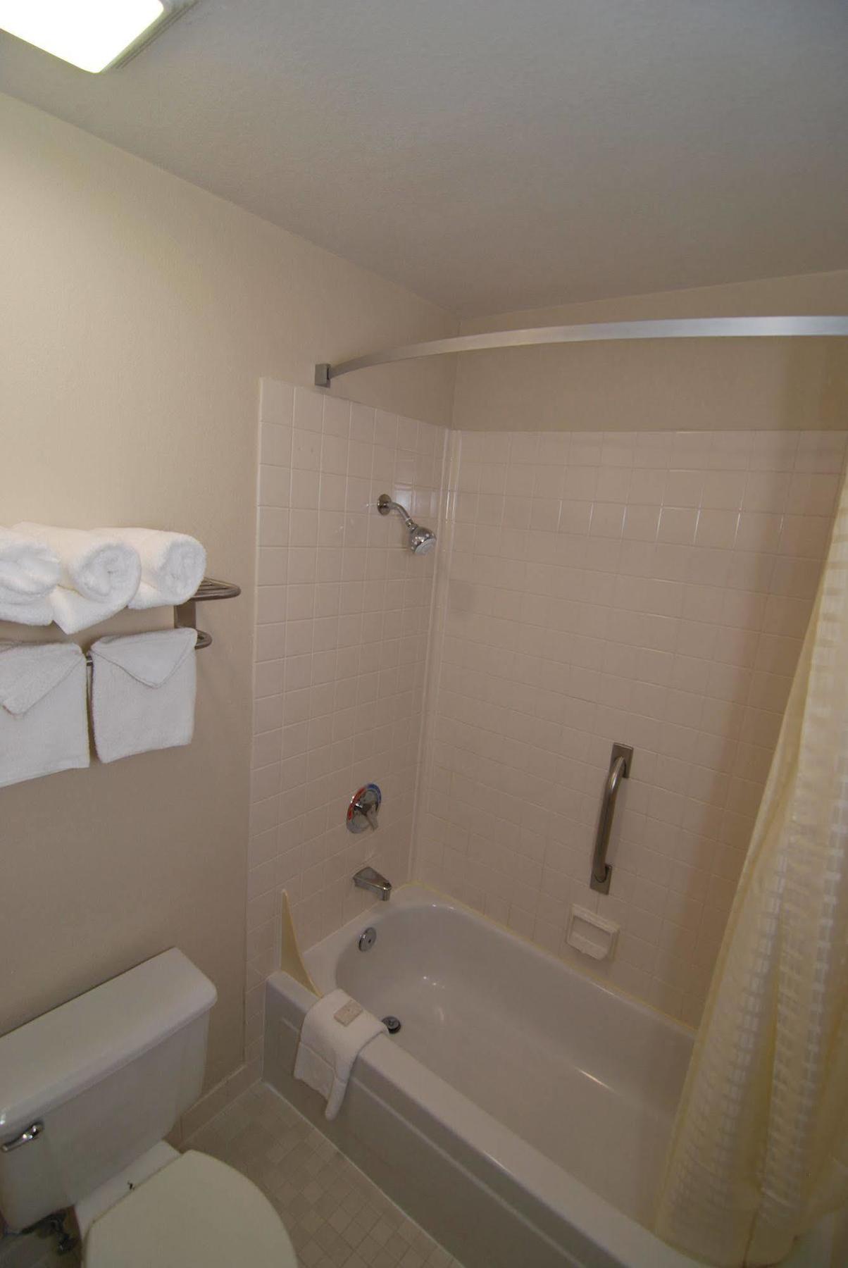 Americinn By Wyndham Johnston Des Moines Urbandale Eksteriør bilde