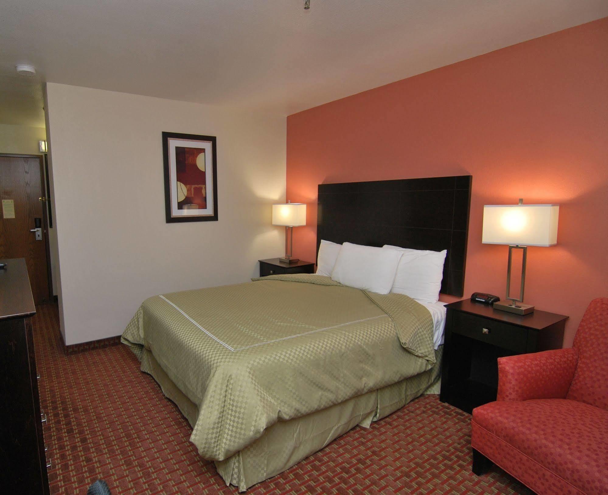 Americinn By Wyndham Johnston Des Moines Urbandale Eksteriør bilde