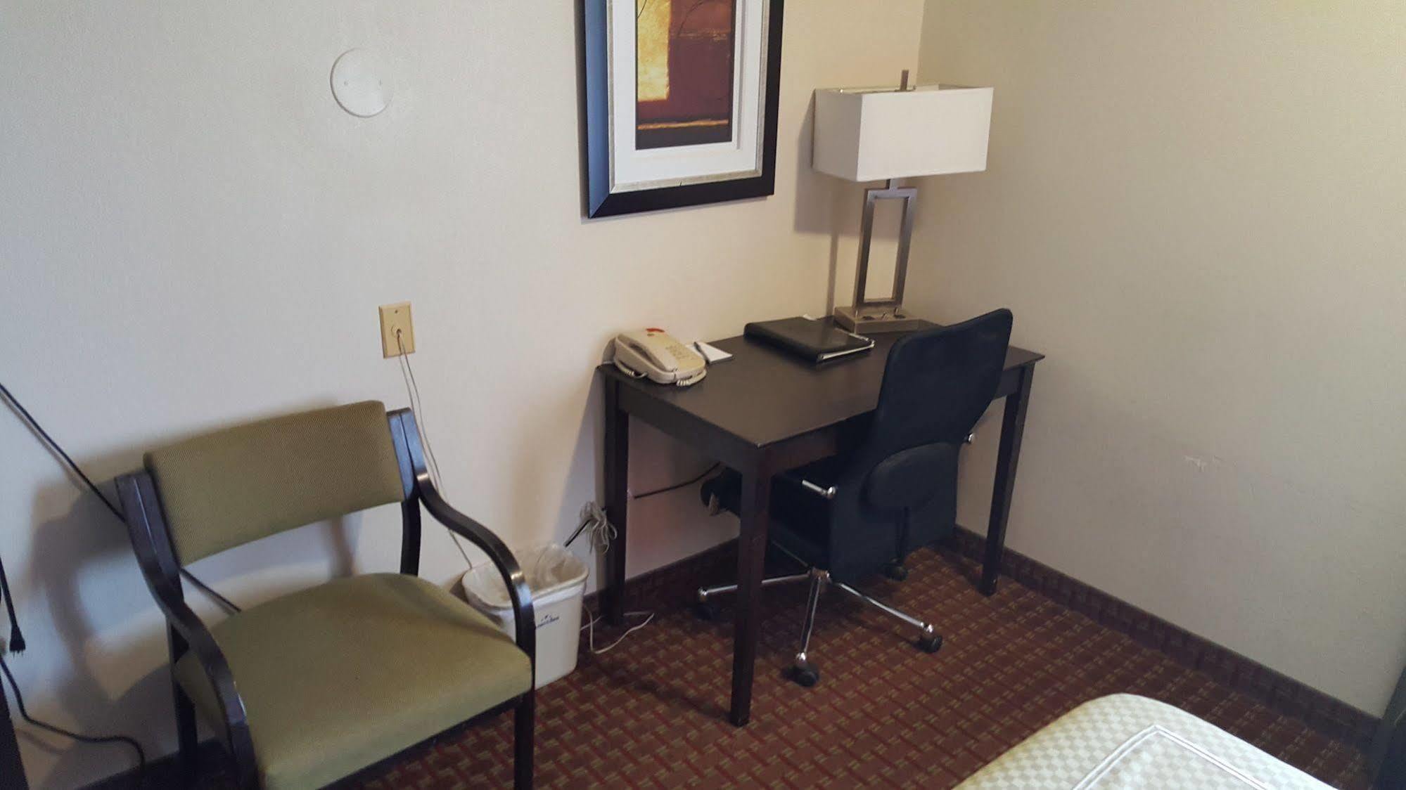 Americinn By Wyndham Johnston Des Moines Urbandale Eksteriør bilde