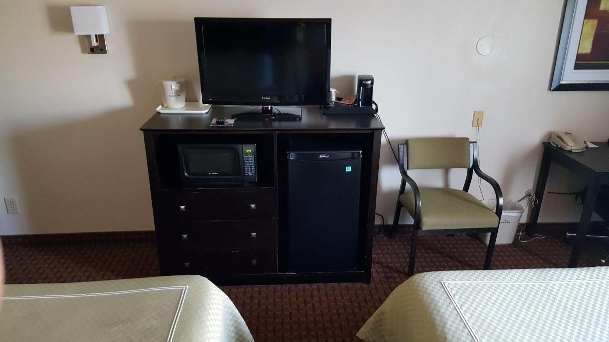 Americinn By Wyndham Johnston Des Moines Urbandale Eksteriør bilde